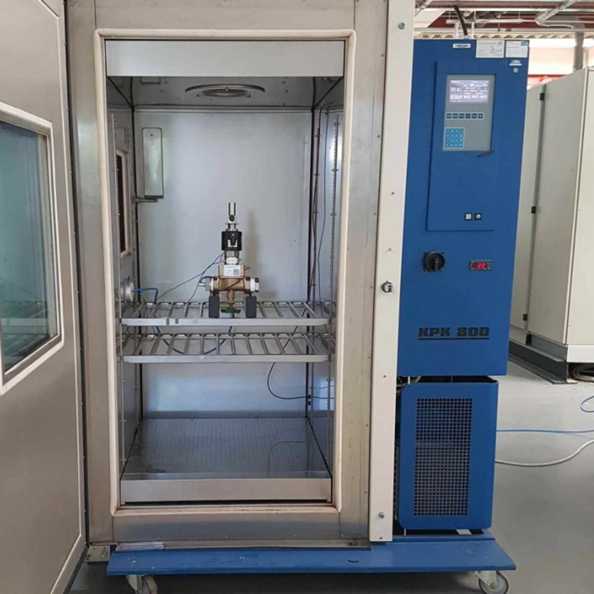 climate_test_chamber.jpg